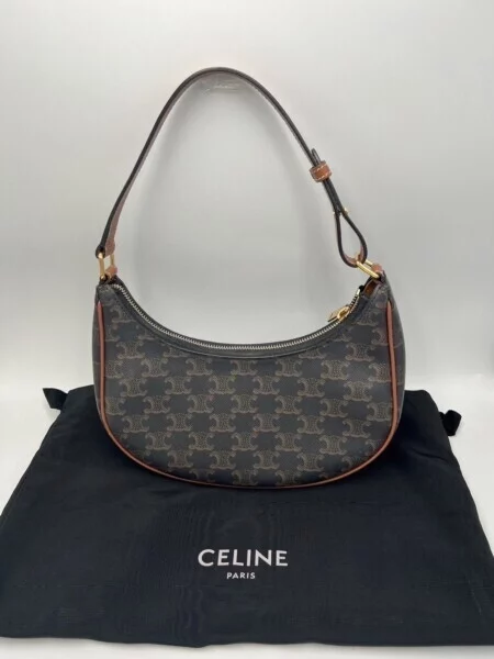 บริการฝากกระเป๋าแบรนด์เนมวัชรพล